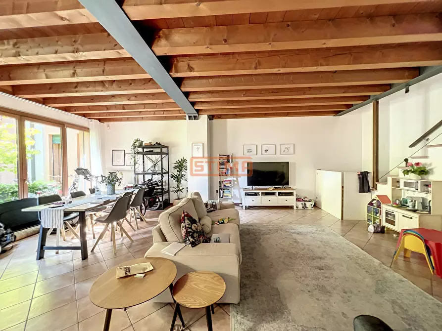 Immagine 3 di Villa in affitto  a Treviso