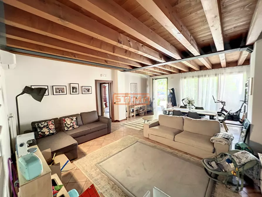 Immagine 15 di Villa in affitto  a Treviso