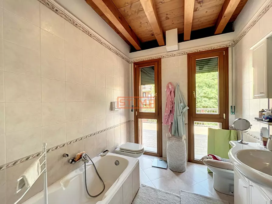 Immagine 18 di Villa in affitto  a Treviso