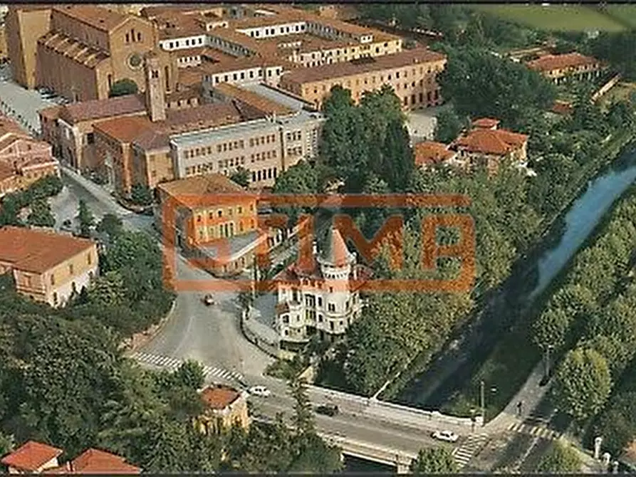Immagine 5 di Villa in vendita  a Treviso