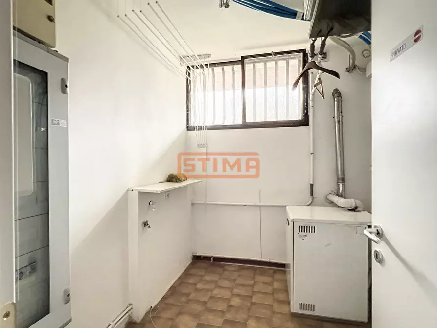 Immagine 12 di Ufficio in affitto  in via principale a Altivole