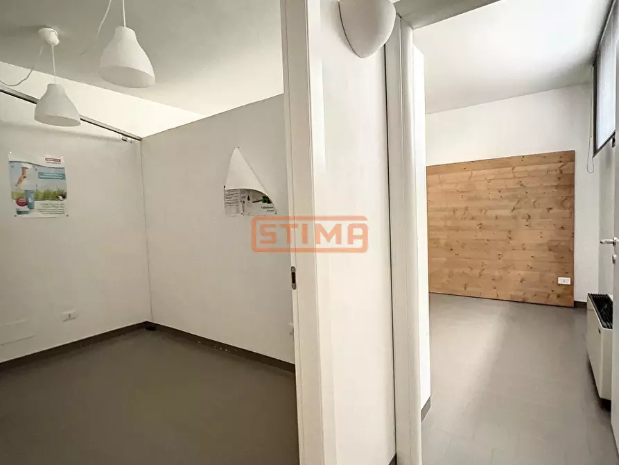 Immagine 21 di Ufficio in affitto  in via principale a Altivole