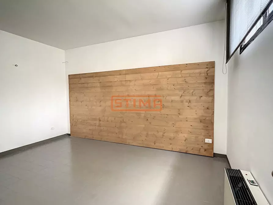 Immagine 22 di Ufficio in affitto  in via principale a Altivole