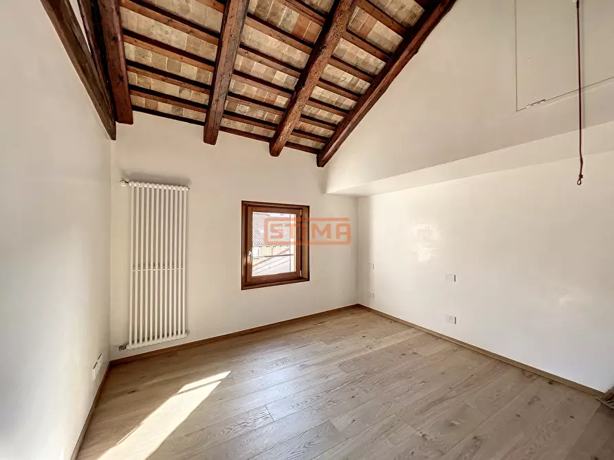 Immagine 43 di Attico in affitto  a Treviso