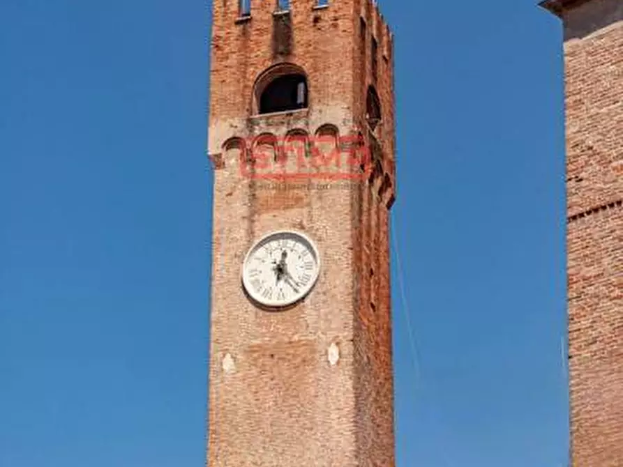 Immagine 5 di Palazzo in vendita  a Treviso