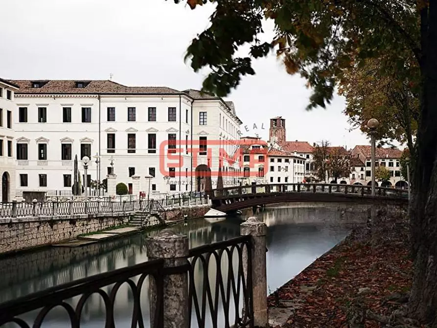 Immagine 6 di Palazzo in vendita  a Treviso