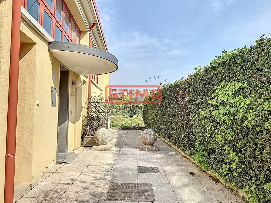 Immagine 9 di Ufficio in affitto  a Treviso