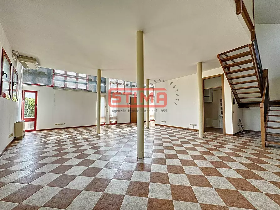 Immagine 1 di Ufficio in affitto  a Treviso