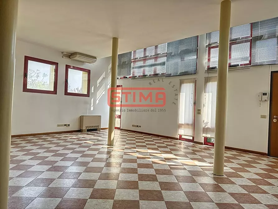 Immagine 2 di Ufficio in affitto  a Treviso