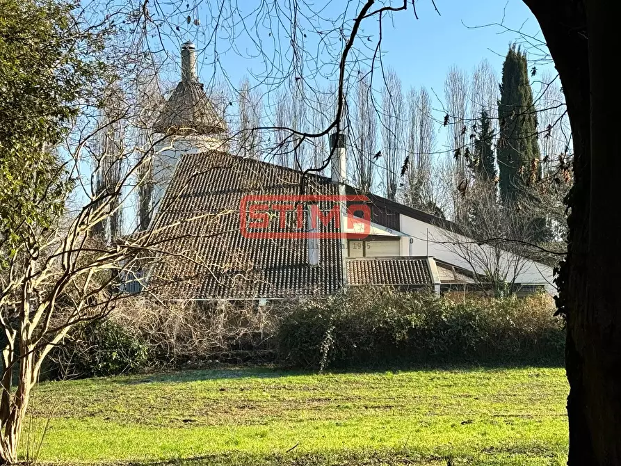 Immagine 1 di Villa in vendita  a Casier