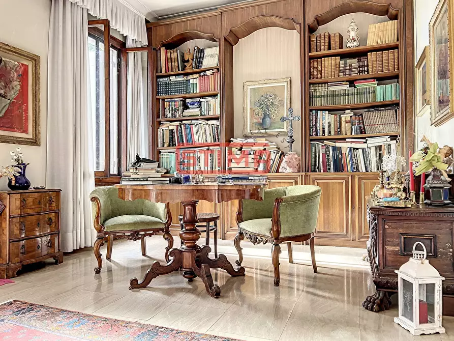 Immagine 10 di Villa in vendita  a Treviso