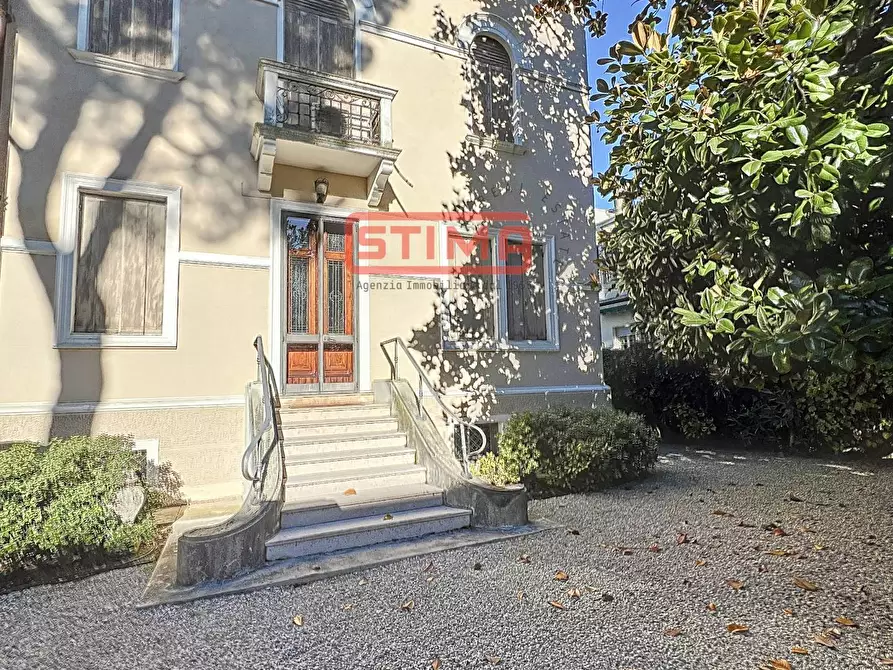 Immagine 13 di Villa in vendita  a Treviso