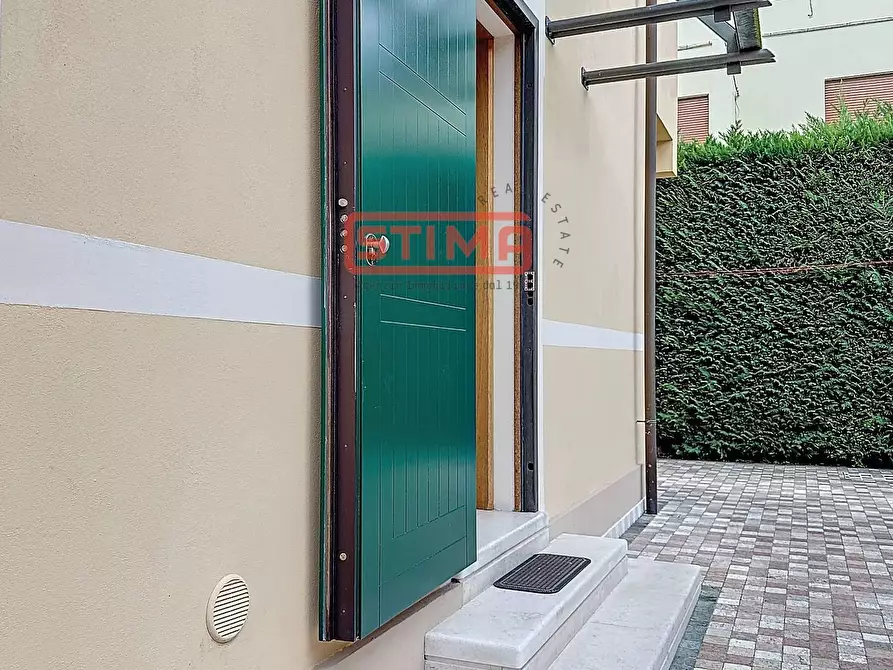 Immagine 7 di Villa in vendita  a Treviso