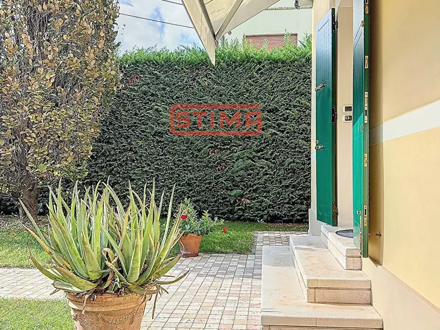 Immagine 12 di Villa in vendita  a Treviso