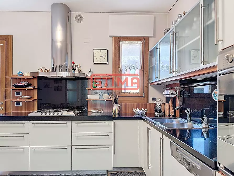 Immagine 32 di Villa in vendita  a Treviso