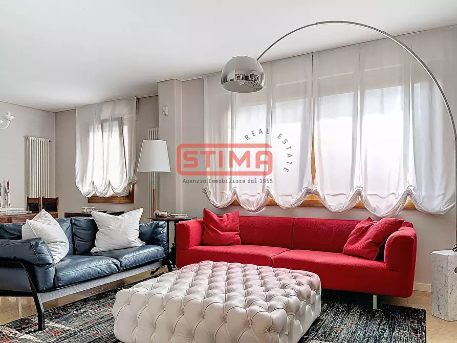 Immagine 3 di Villa in vendita  a Treviso