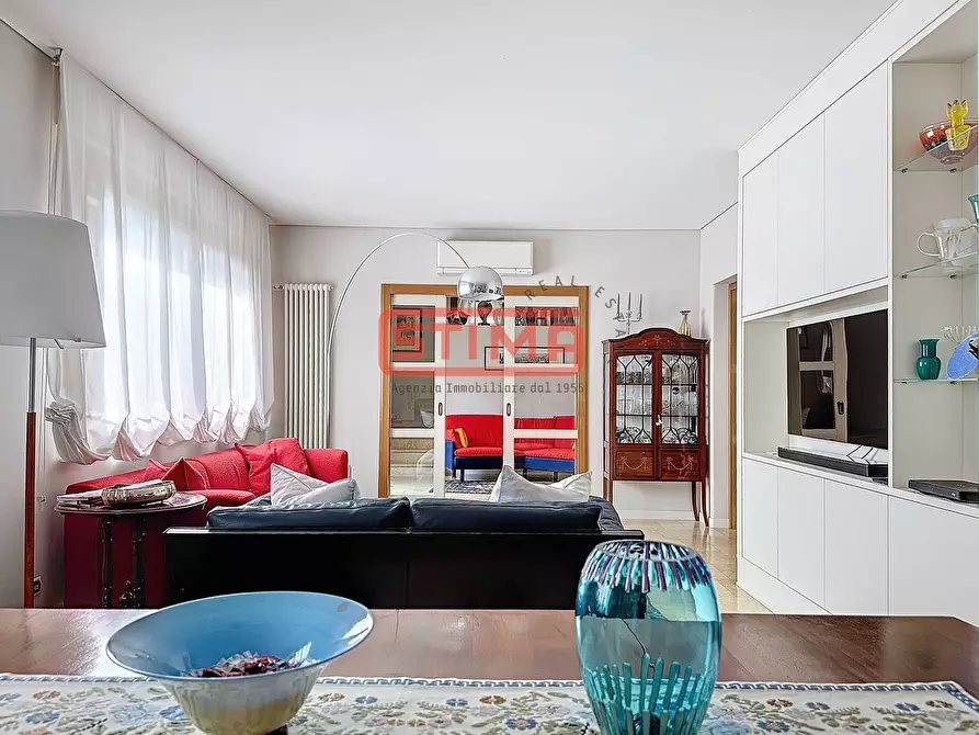 Immagine 50 di Villa in vendita  a Treviso