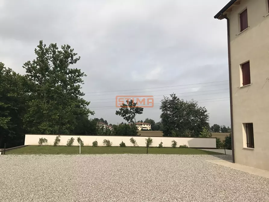 Immagine 2 di Villa in affitto  a Silea