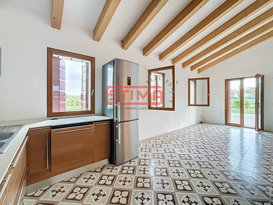Immagine 12 di Villa in affitto  a Silea