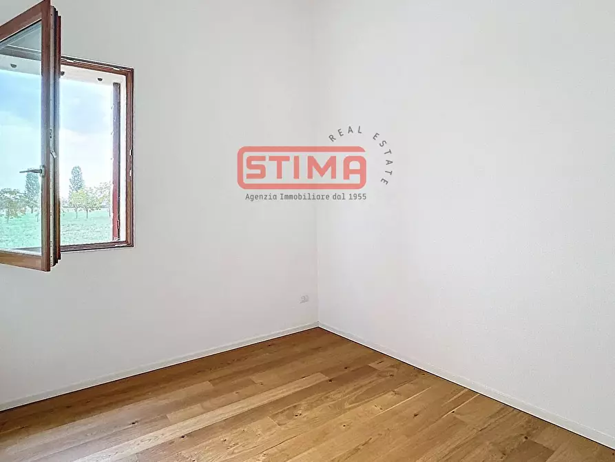 Immagine 41 di Villa in affitto  a Silea