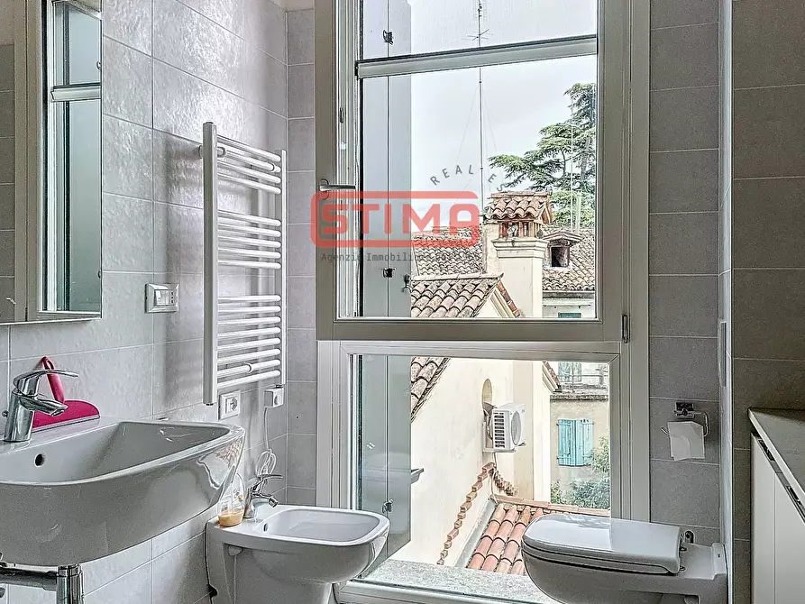 Immagine 37 di Appartamento in affitto  a Treviso