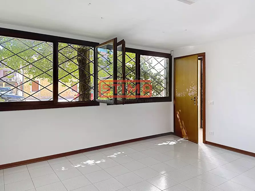 Immagine 2 di Ufficio in affitto  a Treviso