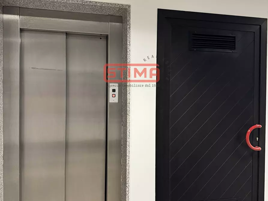 Immagine 10 di Magazzino in affitto  in VIA TORINO a Venezia