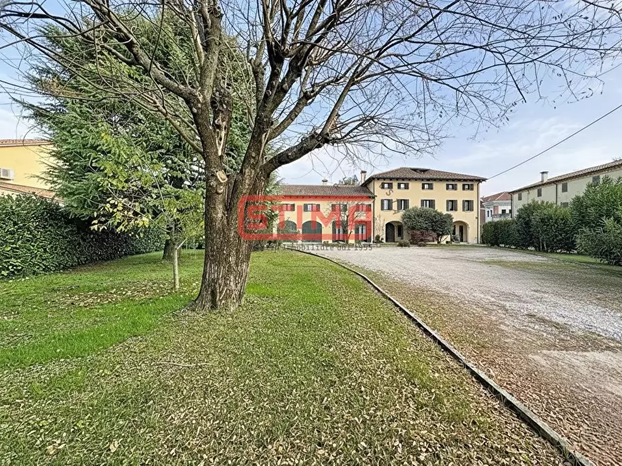 Immagine 5 di Rustico / casale in vendita  a Paese