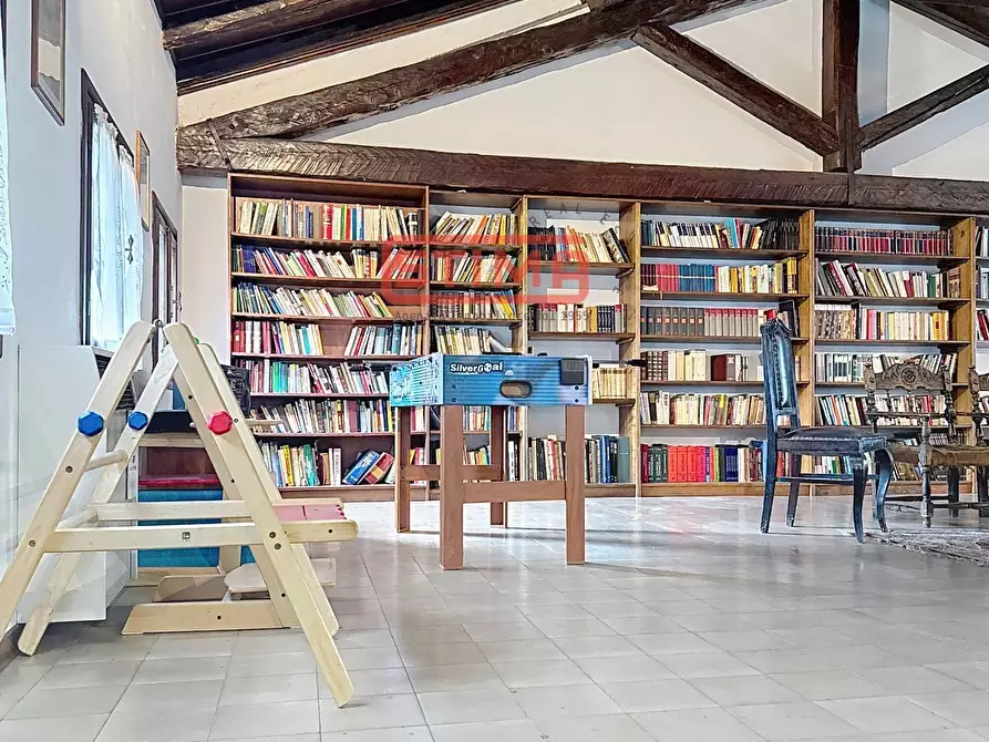 Immagine 52 di Rustico / casale in vendita  a Paese