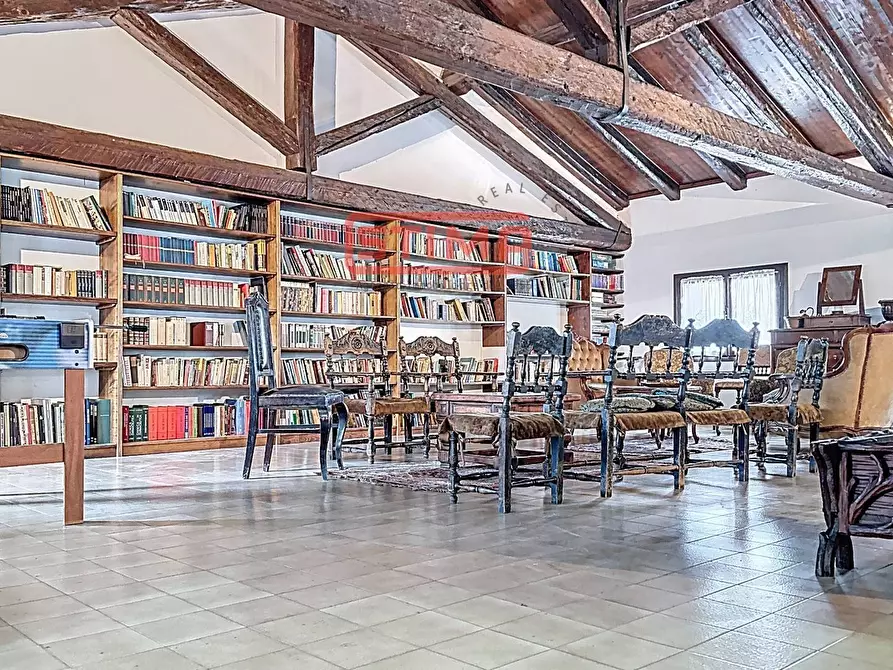 Immagine 53 di Rustico / casale in vendita  a Paese