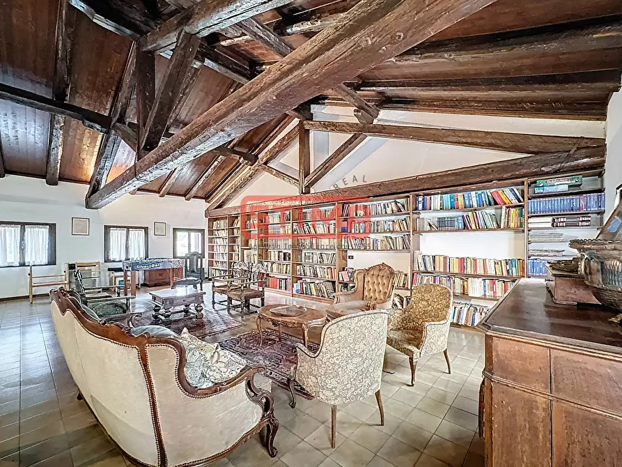 Immagine 54 di Rustico / casale in vendita  a Paese