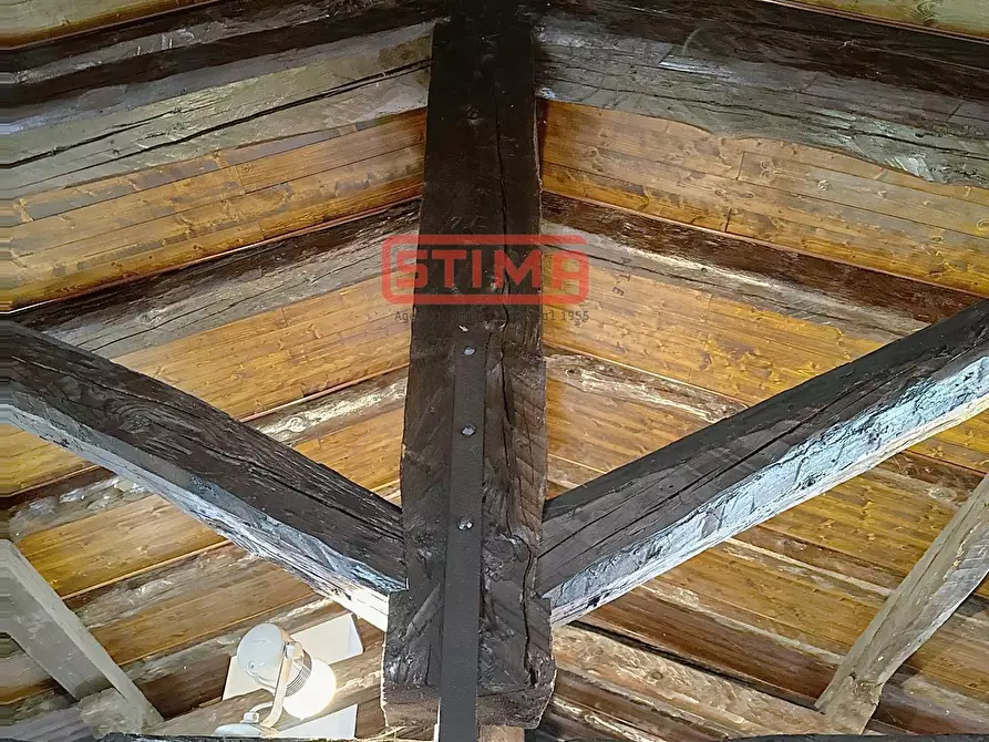 Immagine 57 di Rustico / casale in vendita  a Paese