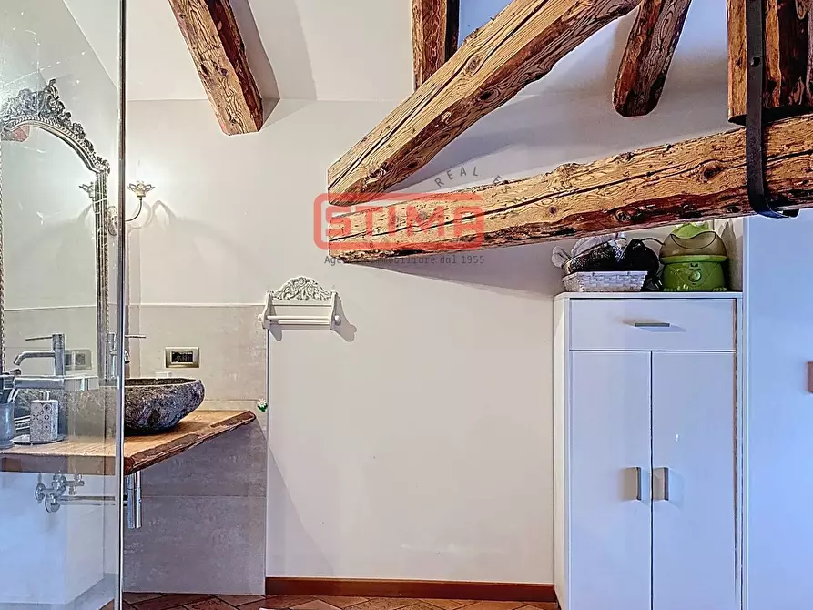 Immagine 36 di Rustico / casale in vendita  a Paese