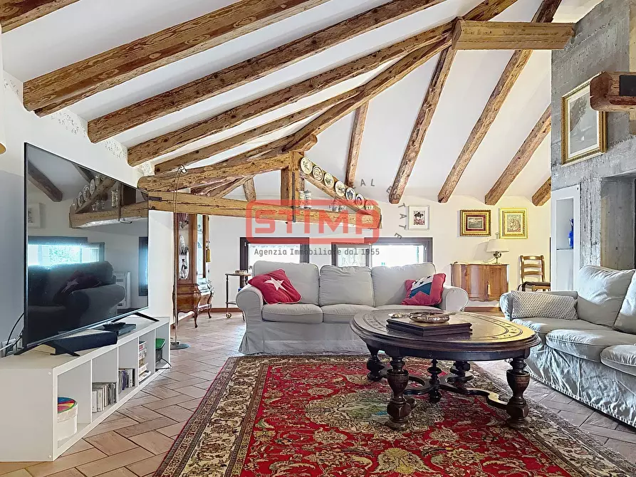 Immagine 42 di Rustico / casale in vendita  a Paese