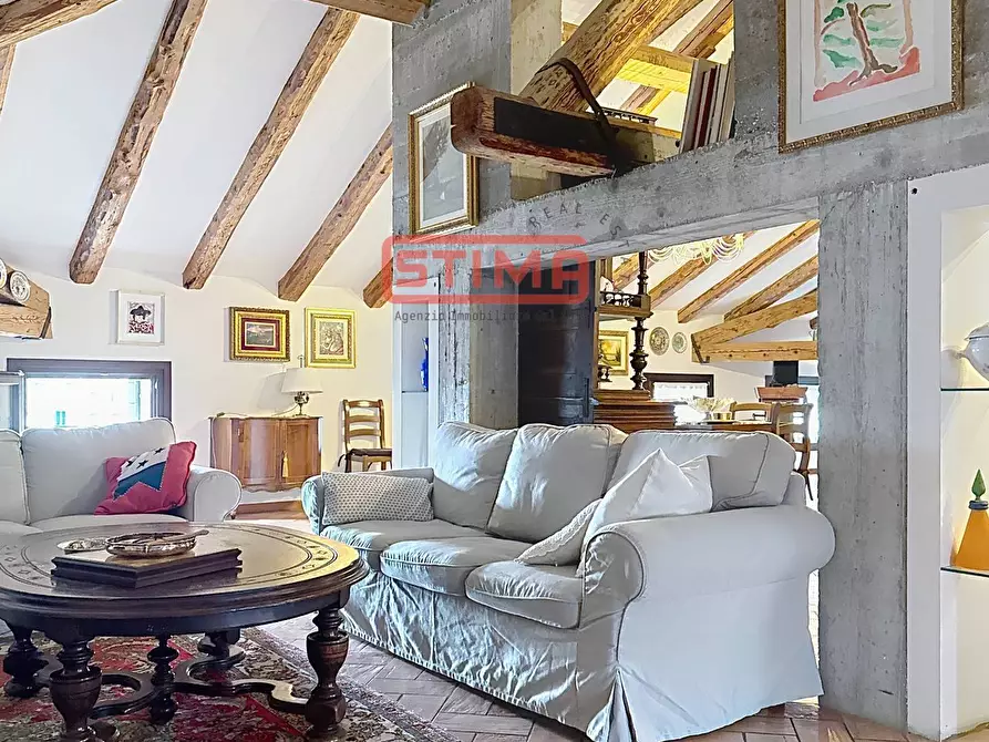 Immagine 41 di Rustico / casale in vendita  a Paese