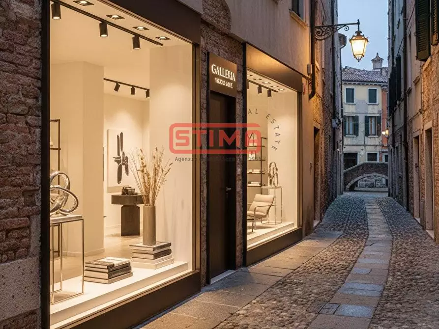 Immagine 3 di Negozio in affitto  a Treviso
