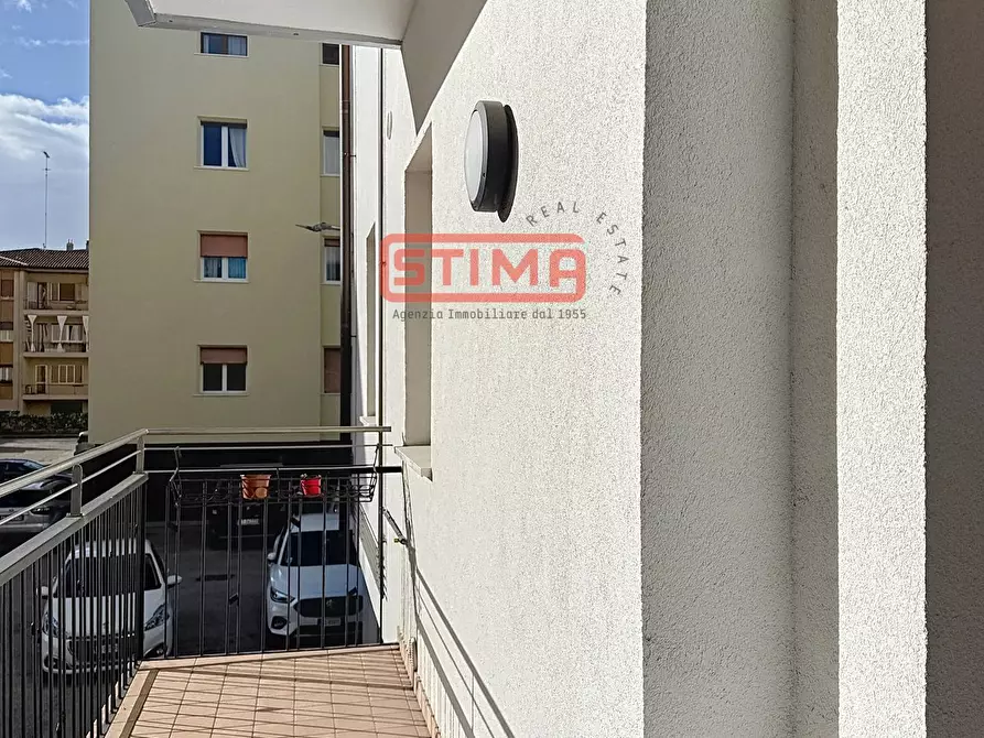 Immagine 17 di Appartamento in affitto  a Treviso