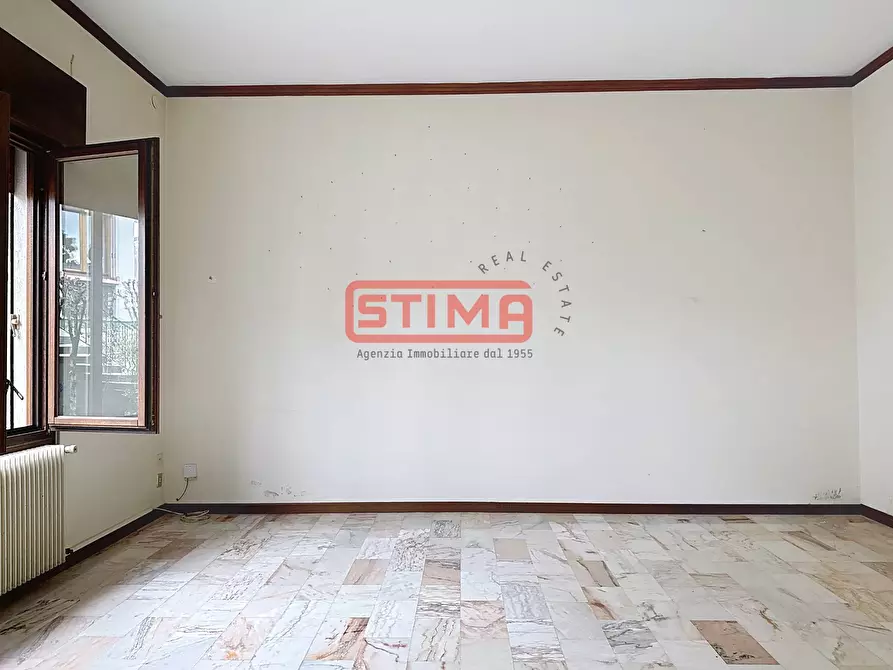 Immagine 15 di Villa in vendita  a Treviso