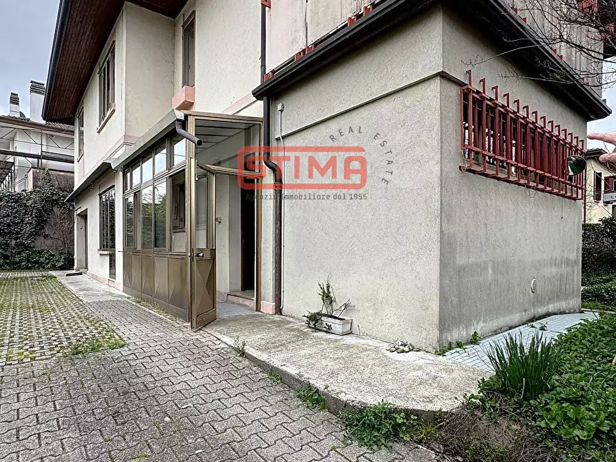 Immagine 11 di Villa in vendita  a Treviso