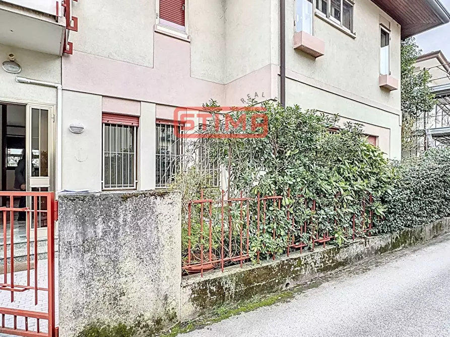 Immagine 18 di Villa in vendita  a Treviso