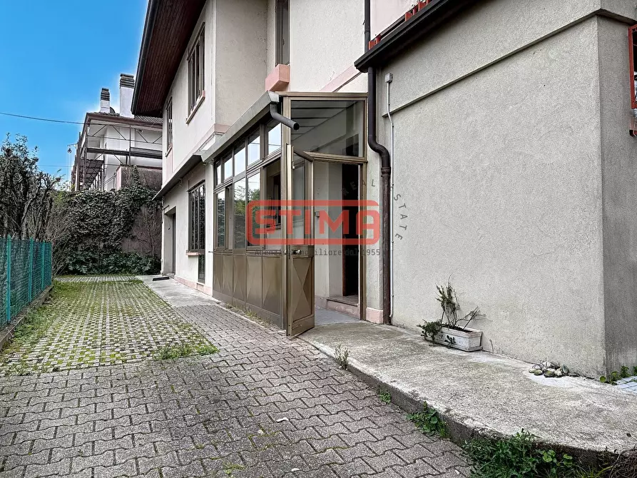 Immagine 7 di Villa in vendita  a Treviso