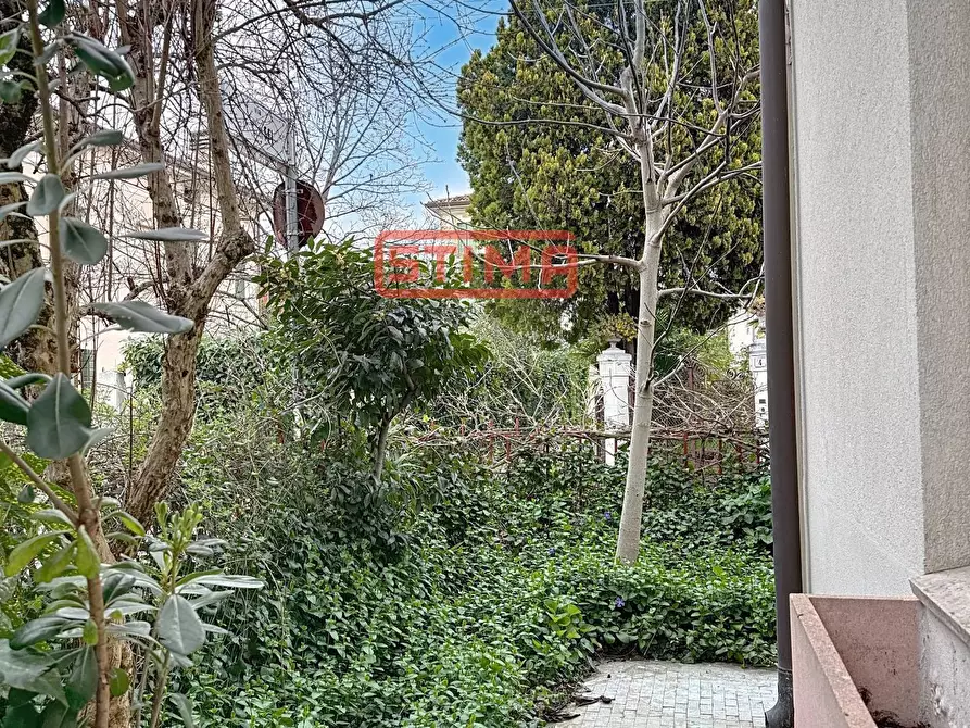 Immagine 5 di Villa in vendita  a Treviso