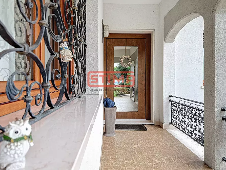 Immagine 4 di Villa in vendita  a Treviso