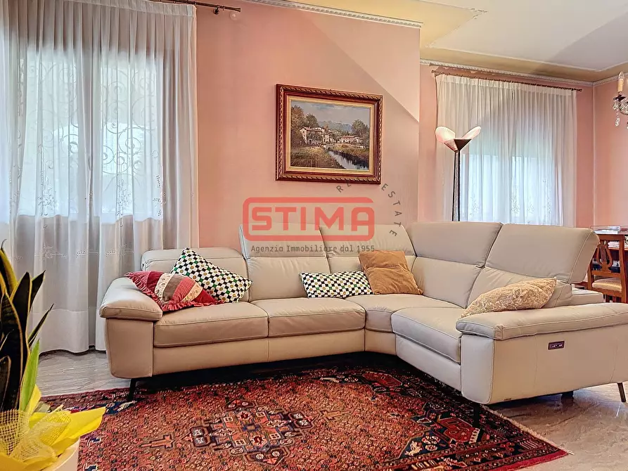 Immagine 7 di Villa in vendita  a Treviso