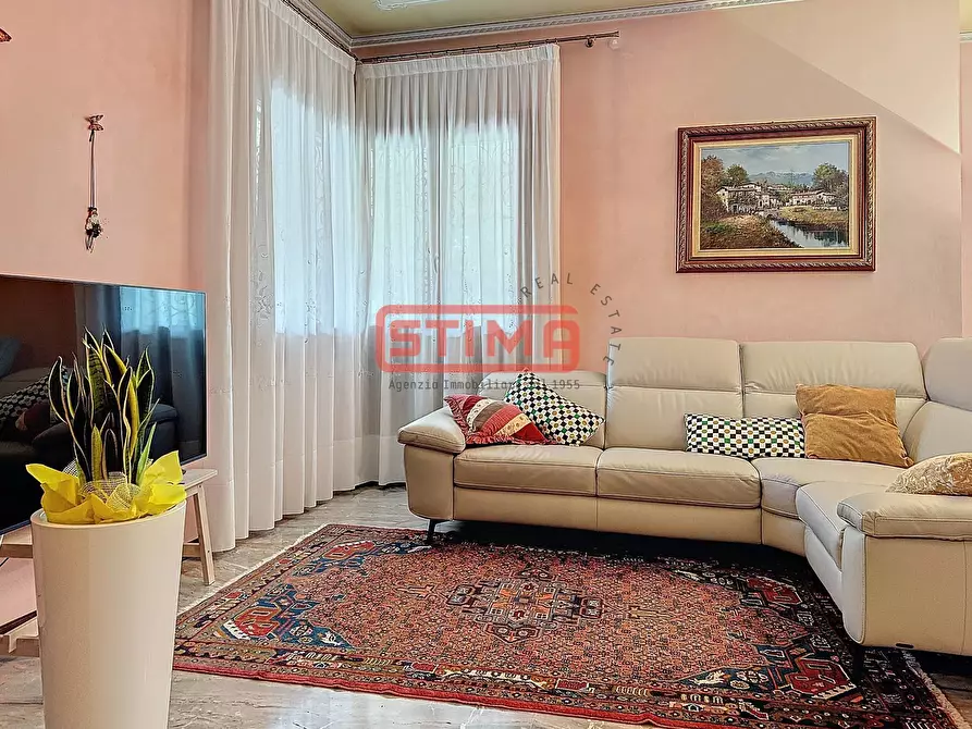 Immagine 8 di Villa in vendita  a Treviso