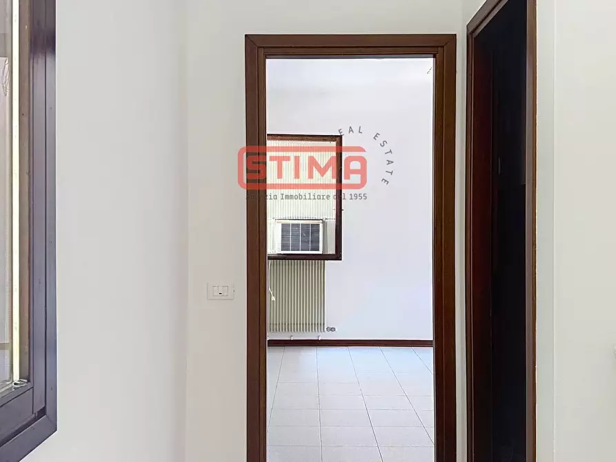 Immagine 13 di Ufficio in affitto  a Treviso