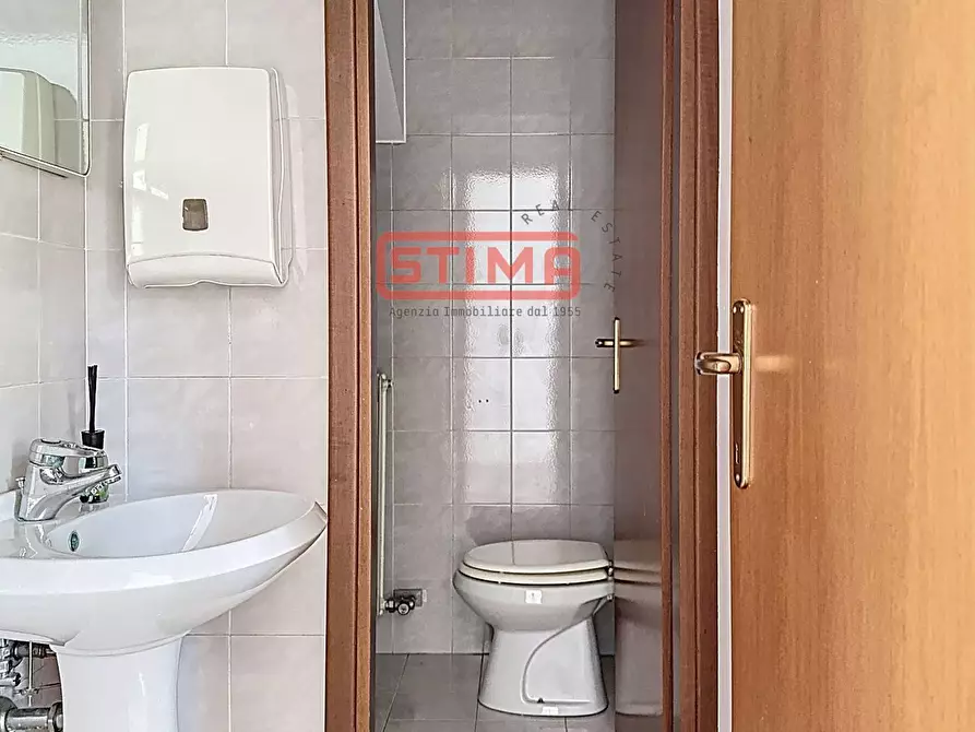 Immagine 14 di Ufficio in affitto  a Treviso