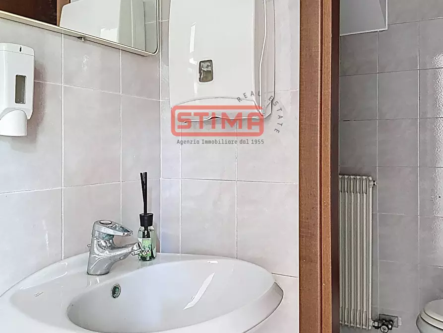 Immagine 15 di Ufficio in affitto  a Treviso