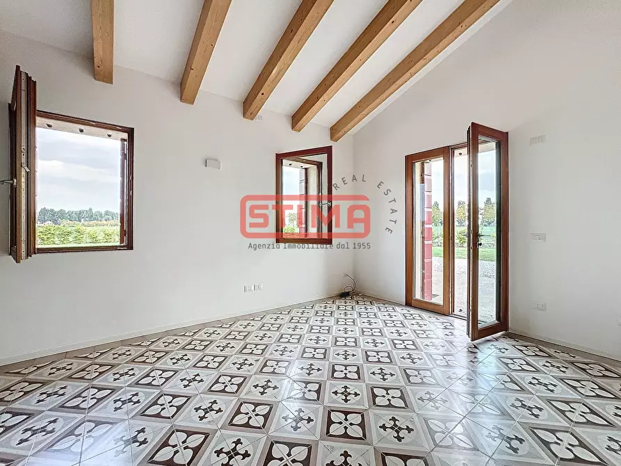 Immagine 9 di Villa in affitto  a Silea