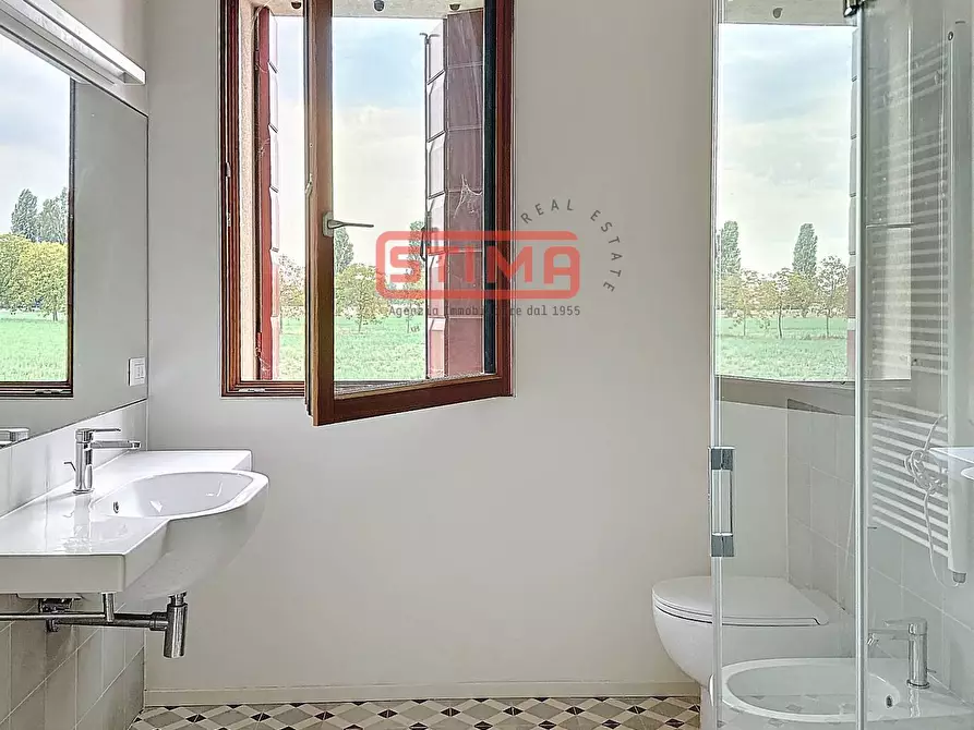 Immagine 19 di Villa in affitto  a Silea